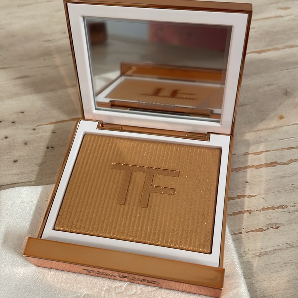 Tom Ford Soliel Glow highlighter 01 Mirage